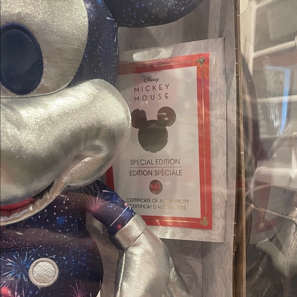 Mickey Mouse Special Edition Celebration New In Box - Picture 8 of 8